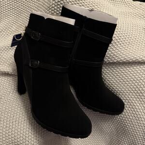 White Mountain Women's Faux Suede Zip-Up Ankle Boot Size 10 NWT NEW